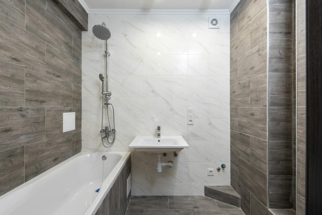 top 5 tips before moving plumbing in a glasgow bathroom renovation
